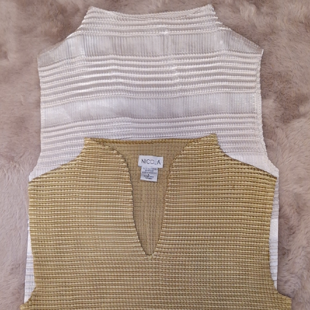 Two NICOLA Textured Knit Tops in Green And White